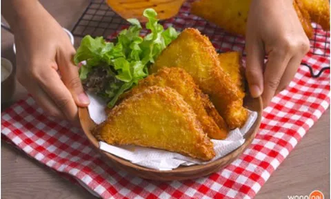 Tự làm bánh mì sandwich kẹp chà bông giòn rụm, nóng hổi cực ngon cho bữa sáng