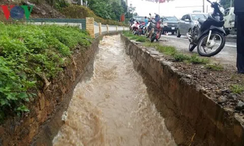 Sơn La: Bé trai tử vong do ngã xuống cống thoát nước