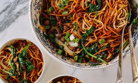 Chán cơm hãy làm món mỳ trộn bò ai ăn cũng mê