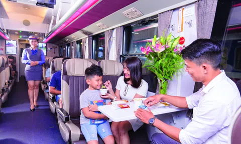 Giá vé tàu hỏa sẽ giảm 50% khi mua sớm