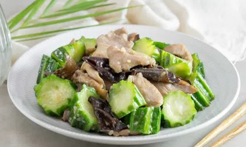 Ghi ngay vào thực đơn cách làm thịt heo xào mướp đắng siêu dễ mà lại ngon miệng