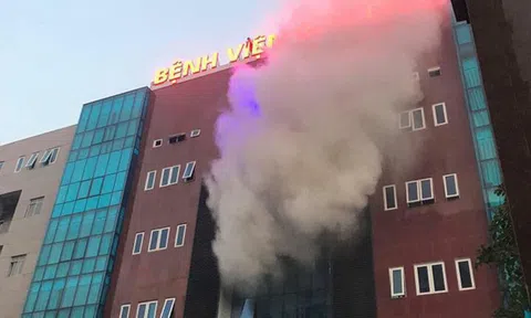 Hà Nội: Bệnh viện Bưu Điện bốc cháy nghi ngút, khiến nhiều bệnh nhân hoảng sợ 