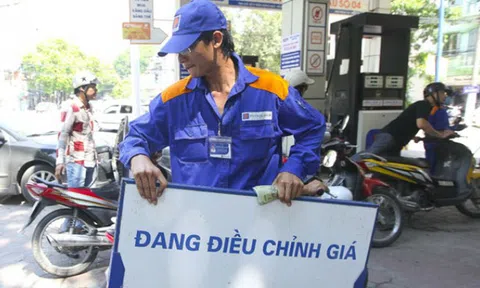 Giá xăng vẫn giữ nguyên, giá dầu tăng 148 đồng/lít