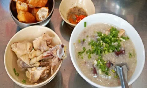 Quán cháo chỉ với 20.000 đồng nhưng hút khách nườm nượp ở Sài Gòn