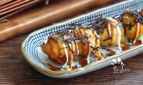 Học làm ngay món bánh bạch tuộc nướng kiểu Nhật ăn một lần là mê