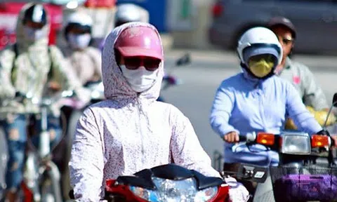 Dự báo thời tiết 26/8: Nắng nóng kéo dài 3 ngày tới, chiều tối có mưa dông 