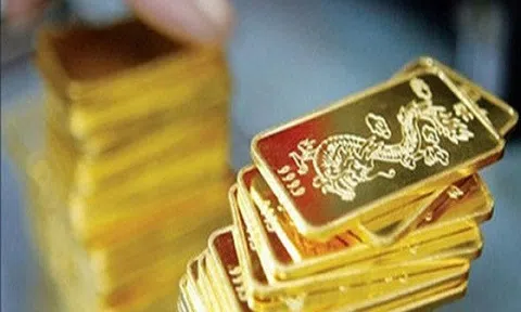 Giá vàng hôm nay 28/8: USD thảm hại, vàng vẫn yếu ớt