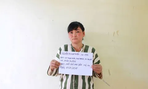 Tạm giữ chủ quán cà phê chuyển nghề “tú bà” môi giới mại dâm do thua lỗ