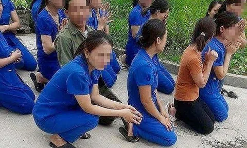 Vụ giáo viên quỳ gối ở Nghệ An: 5 cán bộ có liên quan bị khiển trách
