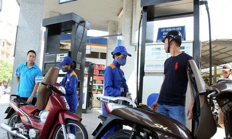 Giá xăng dầu hôm nay 29/8: Hướng tới mức chốt tháng cao ngất ngưởng