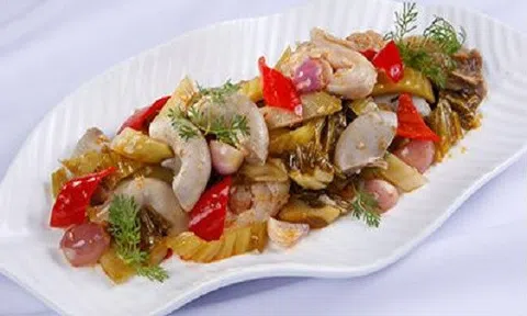 Lòng heo xào cải chua - món ăn đơn giản mà ngon miệng