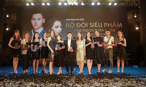 Doanh nhân Nguyễn Thị Ngà rạng rỡ cùng Ban Giám đốc trong lễ ra mắt sản phẩm mới