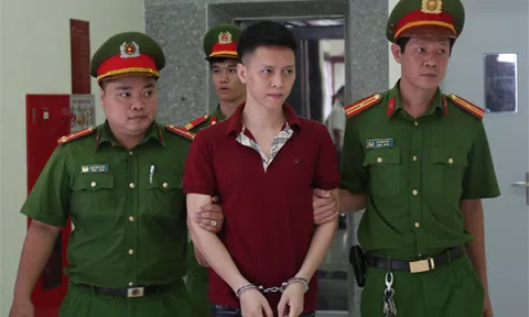 Nỗi sợ ám ảnh bé 10 tuổi sau nhiều tháng bị bố ruột, mẹ kế bạo hành