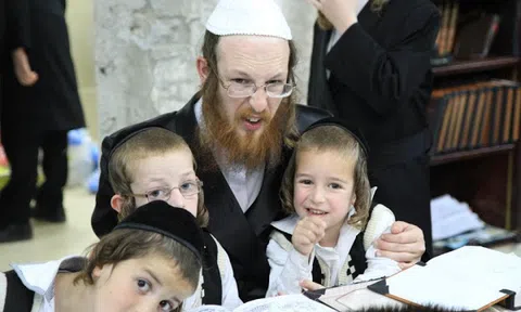 Chiếm 40% giải Nobel toàn thế giới, người Do Thái dạy con như thế nào?