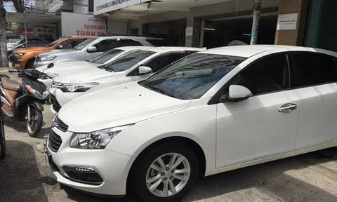 Mặc dù xe mới về dồn dập, xe cũ lướt vẫn giữ giá cao ngất