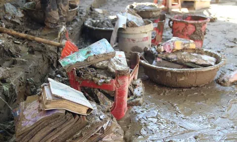 Muôn vàn khó khăn tại trường học vùng rốn lũ ở Nghệ An trước khai giảng