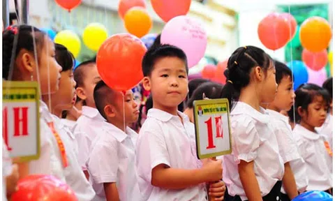 Những bức thư chứa `trời thương nhớ` của hai ông bố trẻ gửi con ngày khai trường