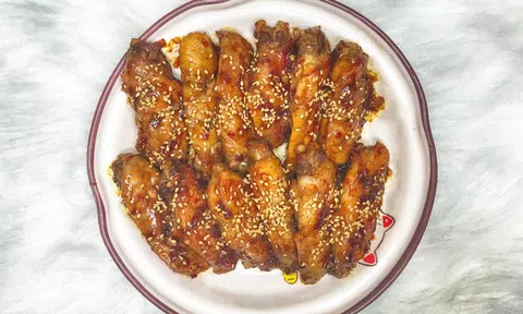 Mách bạn cách làm cánh gà sốt mật ong cực lạ miệng