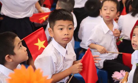 Hai bé bị trao nhầm ở Ba Vì vào lớp 1: Nỗi lòng của người mẹ trong ngày khai giảng