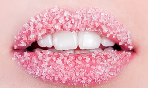 Tạm biệt đôi môi thâm, xỉn màu trong \'tích tắc\' bằng những mẹo đơn giản dưới đây