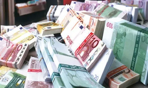 Tỷ giá ngoại tệ ngày 6/9: Toàn thế giới lao dốc, USD treo cao