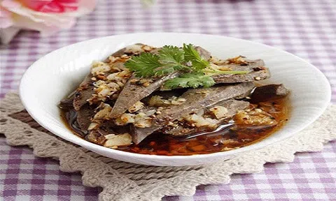 Ngon mê ly với món gan lợn sốt tỏi cay tuyệt ngon chỉ với 10 nghìn đồng
