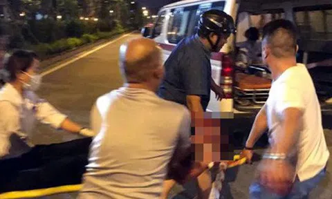 Dừng xe chở người bị thương đi cấp cứu, nam thanh niên bị chém lìa cổ tay 