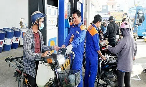 Giá xăng dầu hôm nay 12/9: Đang tăng trưởng mạnh