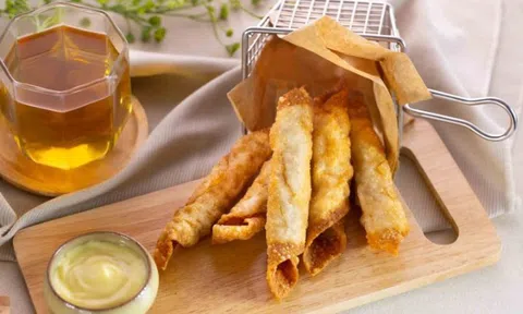 Bật mí công thức làm hoành thánh cuộn tôm thịt tuyệt ngon