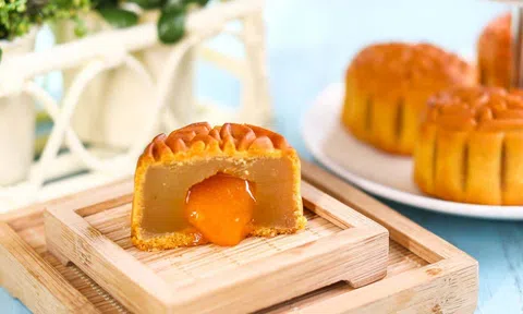 Học cách làm bánh Trung thu kim sa `thần thánh` hot nhất mạng xã hội hiện nay