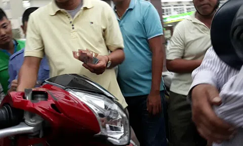 Đánh bạc như `làm xiếc` ở cổng Bệnh viện Bạch Mai: Công an triệu tập 7 đối tượng