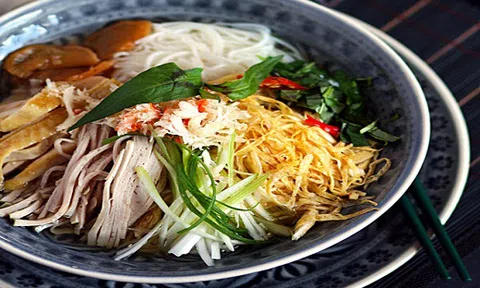 Đi khắp ba miền đất nước để cùng thưởng thức những món bún chất lừ này 