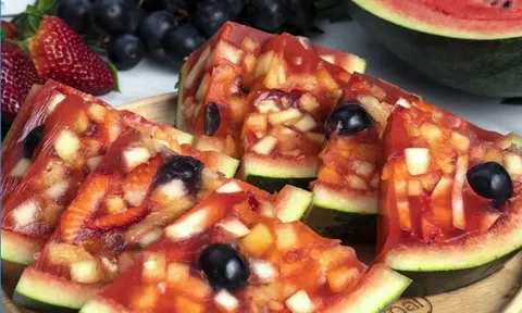 Làm ngay thạch dưa hấu trái cây vừa ngon miệng vừa đẹp mắt