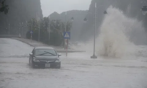 Ứng phó siêu bão Mangkhut: Quảng Ninh, Hải Phòng cấm biển, sẵn sàng di dân