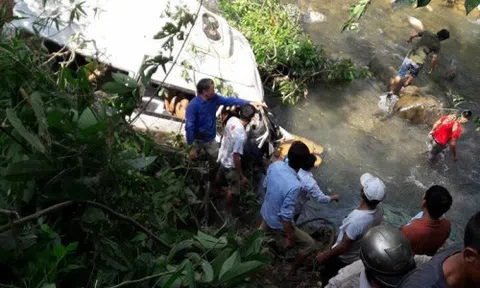 Lai Châu: Tai nạn xe khách thảm khốc, 15 người thương vong