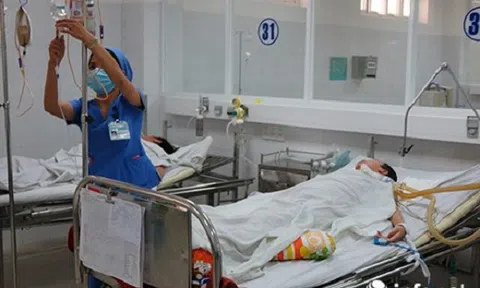 Đà Nẵng: 2 du khách tử vong, 1 người nguy kịch nghi do ngộ độc thực phẩm