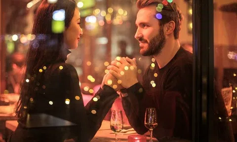 Lý do người phụ nữ chỉ hẹn hò với đàn ông giàu sau ly hôn