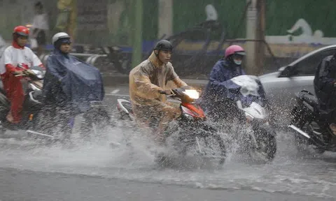 Hoàn lưu bão số 6 tiếp tục gây mưa to ở miền Bắc, nhiệt độ toàn vùng giảm sâu