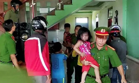 Mâu thuẫn vợ chồng, cha nhốt 3 con nhỏ trong phòng ngủ ép \'chết chung\'