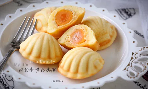 Học làm bánh con sò Madeleine nhân chà bông trứng muối ngon lạ `đổi gió` Trung thu