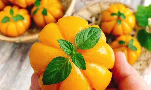 Vui mắt với những `quả bí đỏ` tí hon nhân đậu xanh, nhâm nhi cùng trà nóng ngày mưa