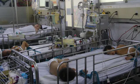 Hàng loạt trẻ nhập viện do bệnh tay chân miệng, số lượng tăng đột biến do mắc virus 