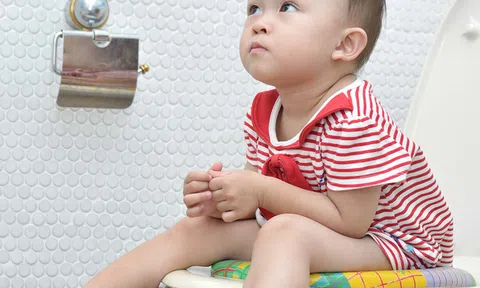 Cô giáo trông trẻ chia sẻ bí kíp luyện bé ngồi bô thành công sau 1 tuần 