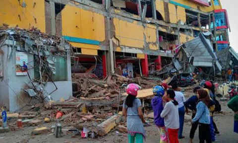 Thảm họa động đất, sóng thần ở Indonesia: Ít nhất đã có 384 người chết