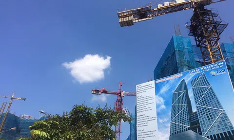 Hà Nội: Cận cảnh nhiều công trình xây dựng tiềm ẩn nguy cơ tai nạn