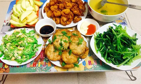 Khoe mâm cơm 20 nghìn đủ món, mẹ `đảm` mách bí quyết sống tiết kiệm giữa thủ đô