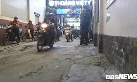 Nghi vấn nam nhân viên 18 tuổi chết kẹt trong thang máy ở TPHCM