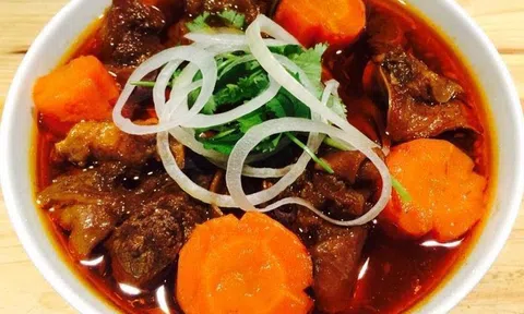 Cách làm bò kho cà rốt đậm vị, ăn cùng bánh mì hay cơm nóng cực ngon 