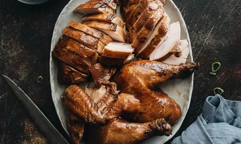 Món gà luộc sẽ không đơn điệu nữa khi bạn áp dụng công thức kiểu mới này