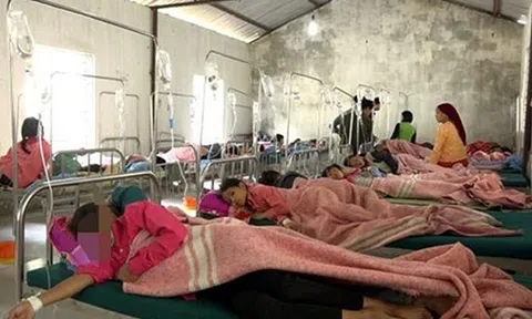 Hà Giang: 150 học sinh tiểu học nhập viện vì nghi ngộ độc thực phẩm 